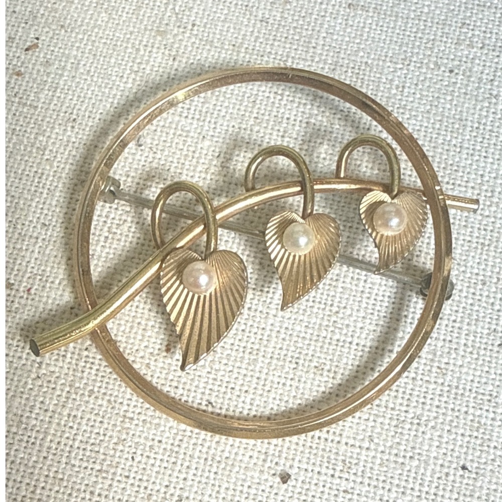 Signed Krementz Vintage 14k Gold Overlay Pearl Leaf Circle Brooch Pin Gold Tone